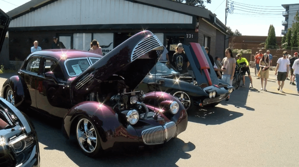 ‘It’s awesome’ Annual Show and Shine Classic Car Show Hits the Streets